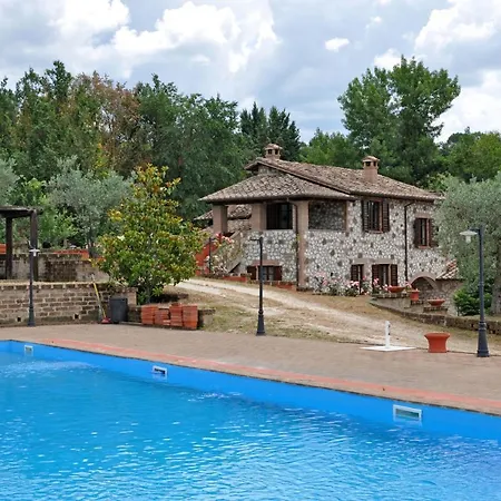 Appartamento Sleeps 4 T240297