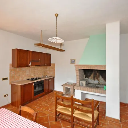 Appartamento Sleeps 4 T240297